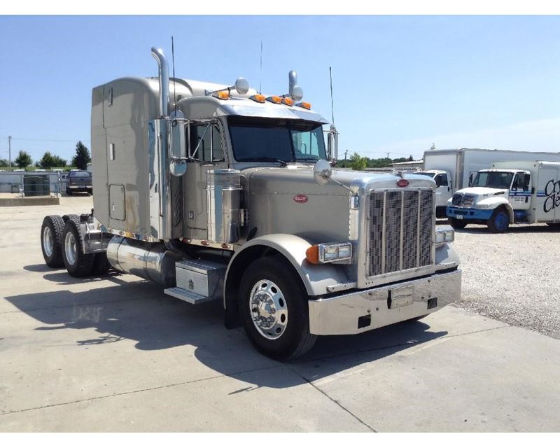 2004 Peterbilt 379 Sleeper Truck For Sale - Des Moines, IA ...