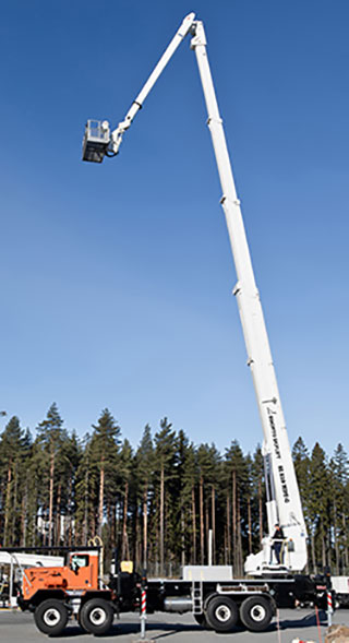 Bronto Skylift SI 219 HDT-C Telescoping Platform Extended