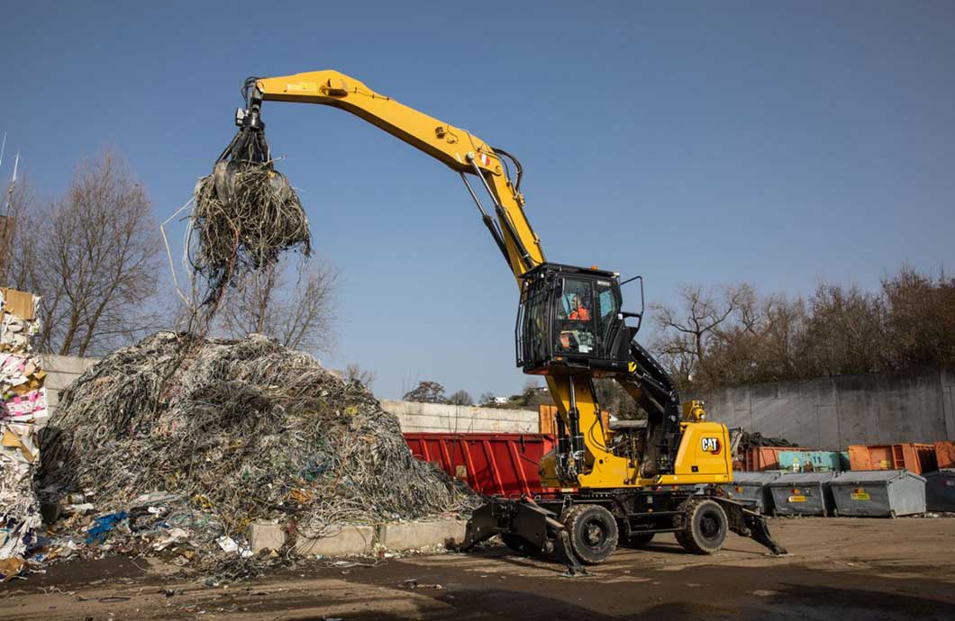 Cat® MH3022 and MH3024 material handler