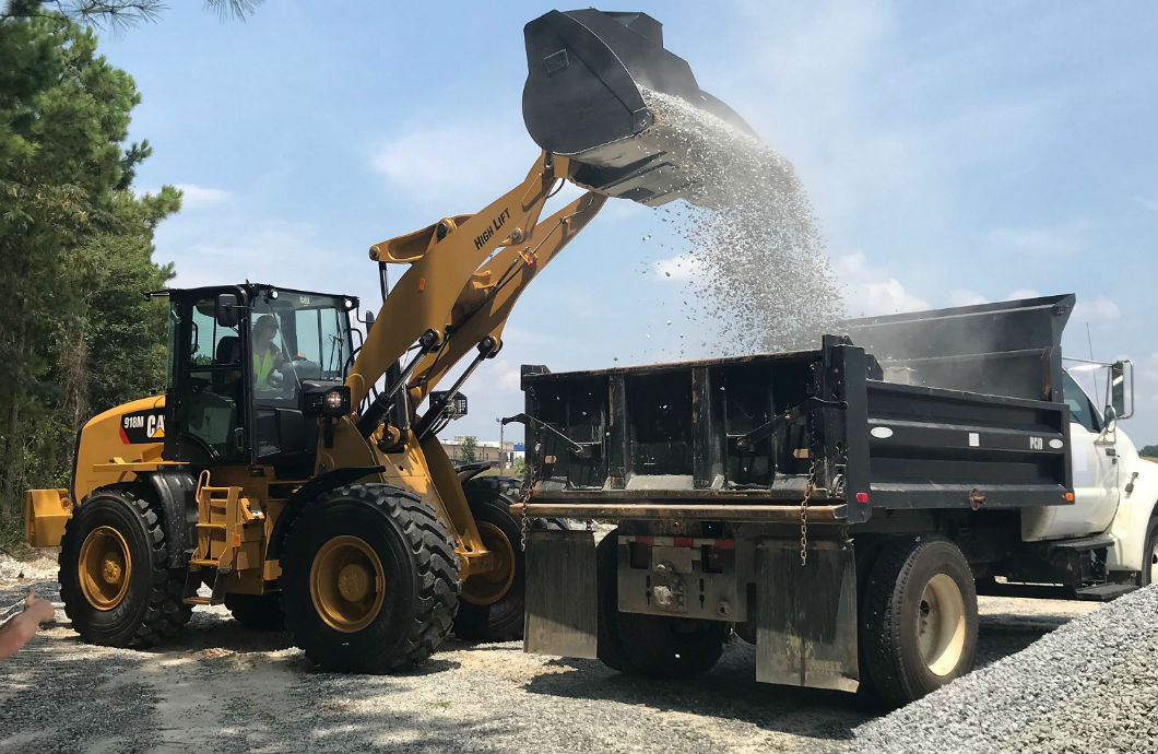 Cat 918M compact wheel loader