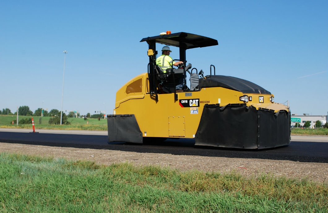 Cat CW16 Pneumatic Compactor