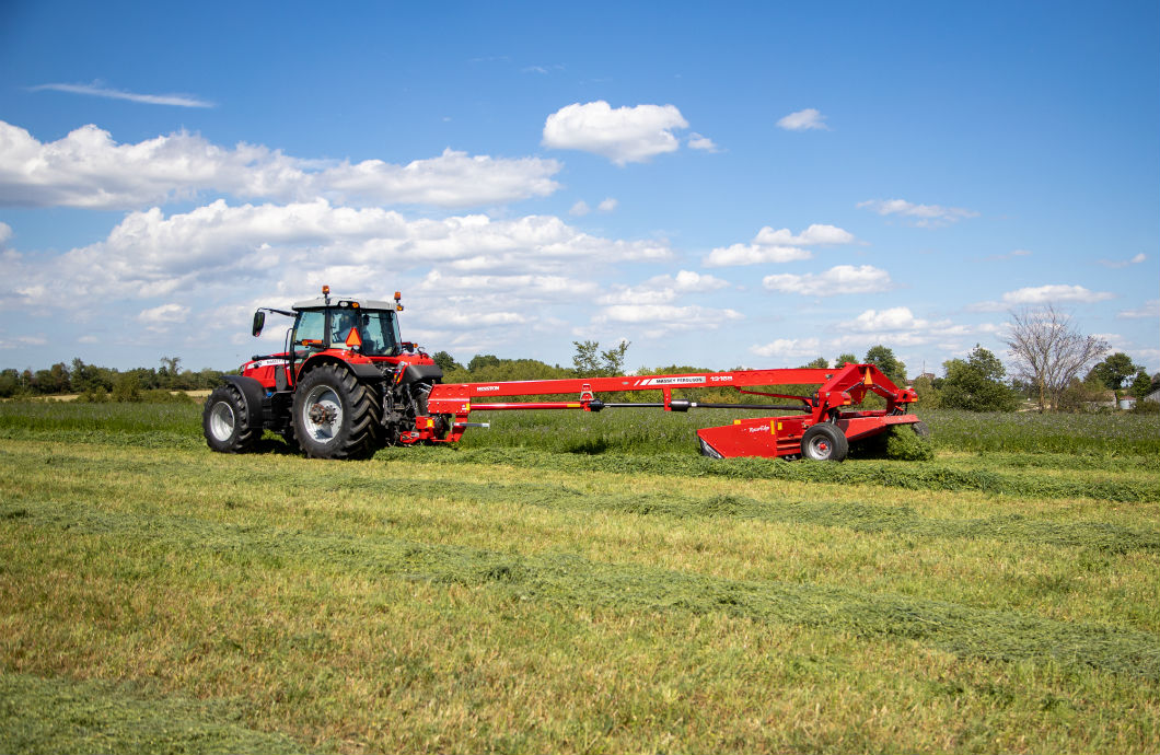 Hesston MF1316S RazorEdge pull-type disc mower conditioner