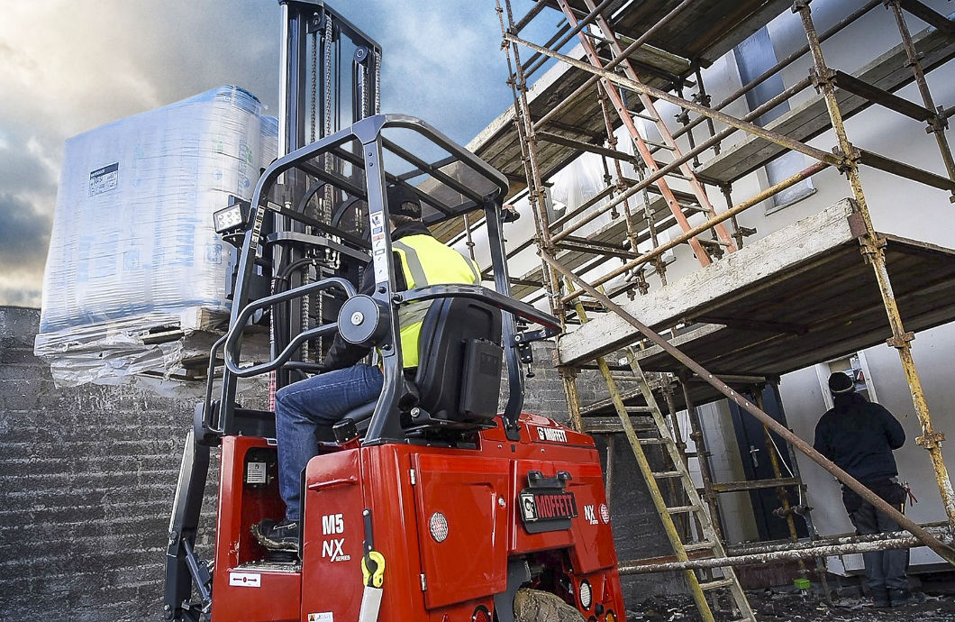 Hiab MOFFETT M5 NX Truck Mounted Forklift in Action