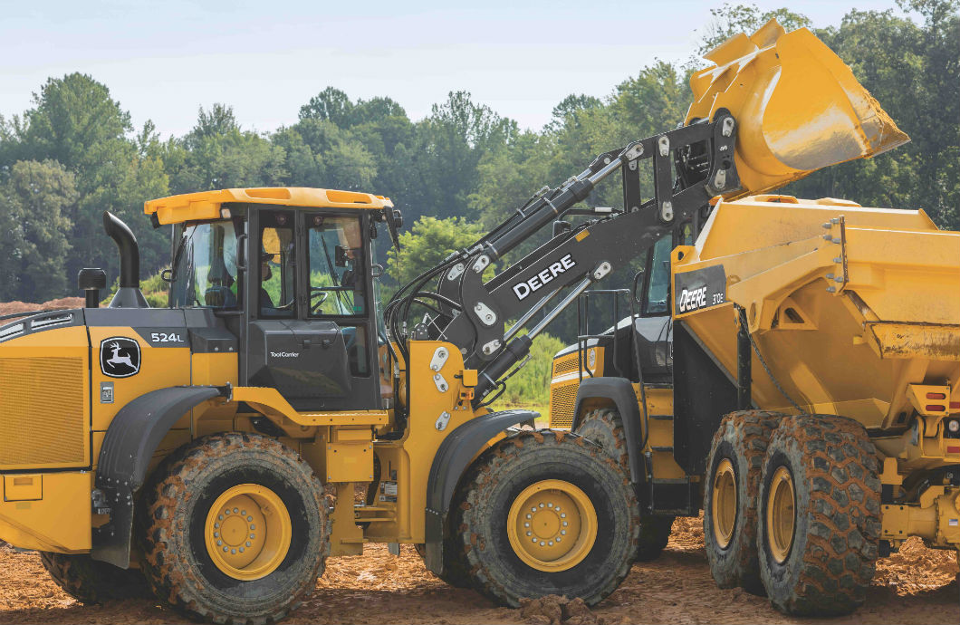 John Deere 524L wheel loader