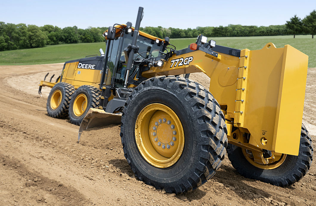 John Deere Mastless G-Series Motor Grader with SmartGrade