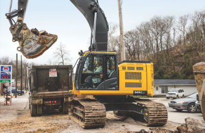 John Deere 345G LC Reduced Tail Swing Excavator