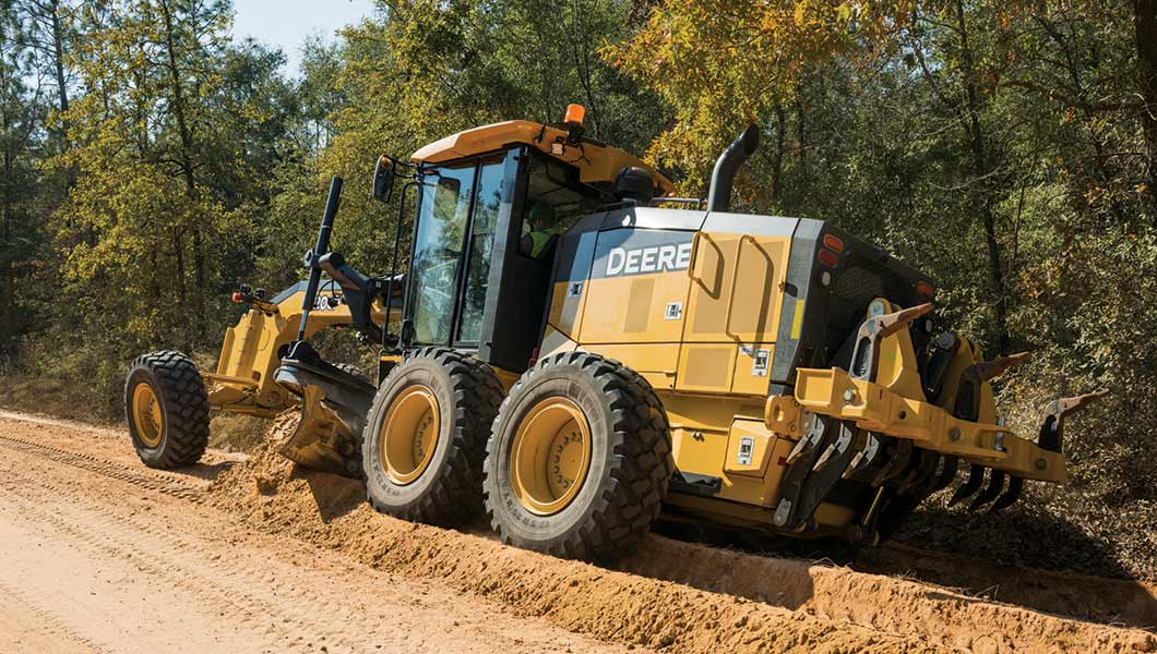 John Deere 620G Motor Grader