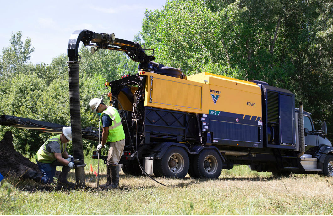 Vermeer XR2 vacuum excavator in action