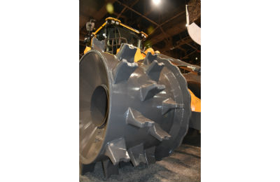 Volvo LC450H Landfill Compactor Wheel Up Close